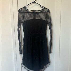 Element Black Lace Long-Sleeve Party Dress